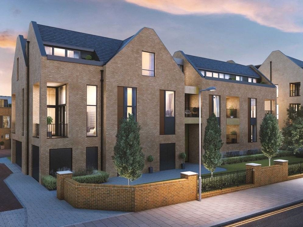 Quayle Crescent, Whetstone, London, N20+  - Martyn Gerrard