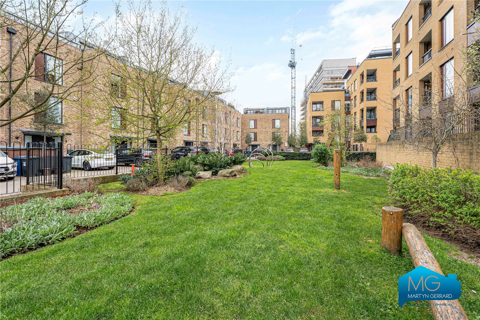 2 bedroom Ground Floor Flat to rent - Martyn Gerrard