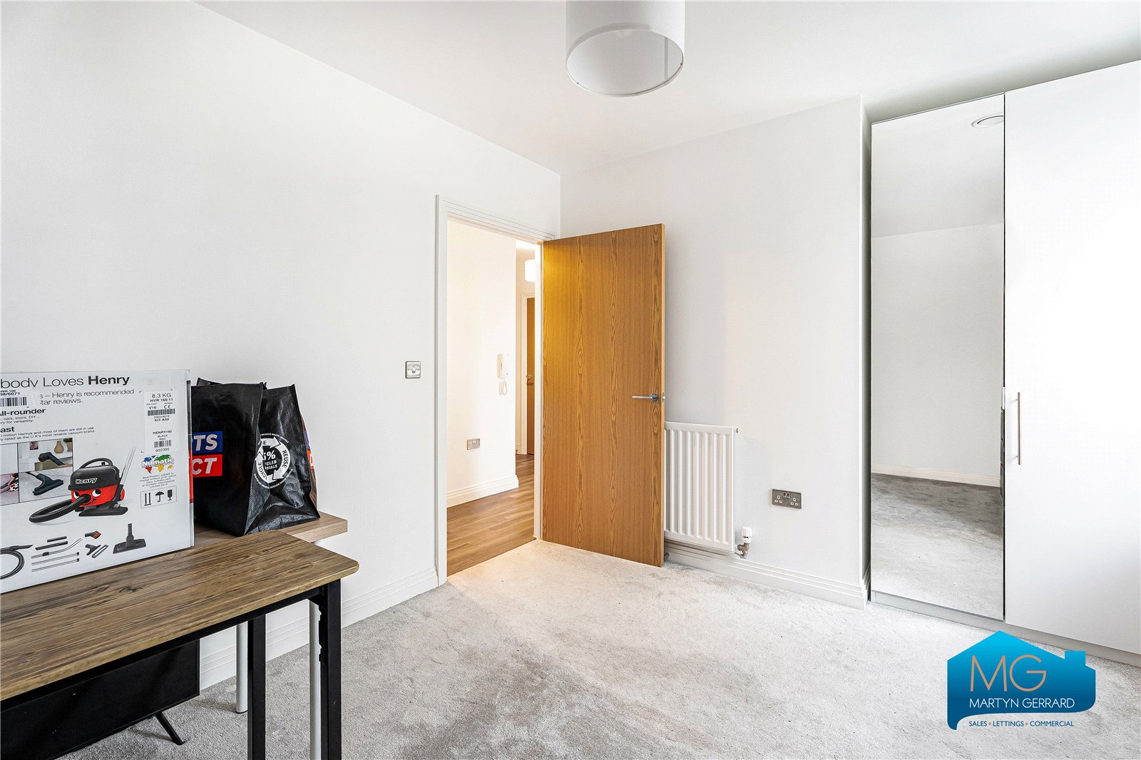 2 bedroom Ground Floor Flat to rent - Martyn Gerrard
