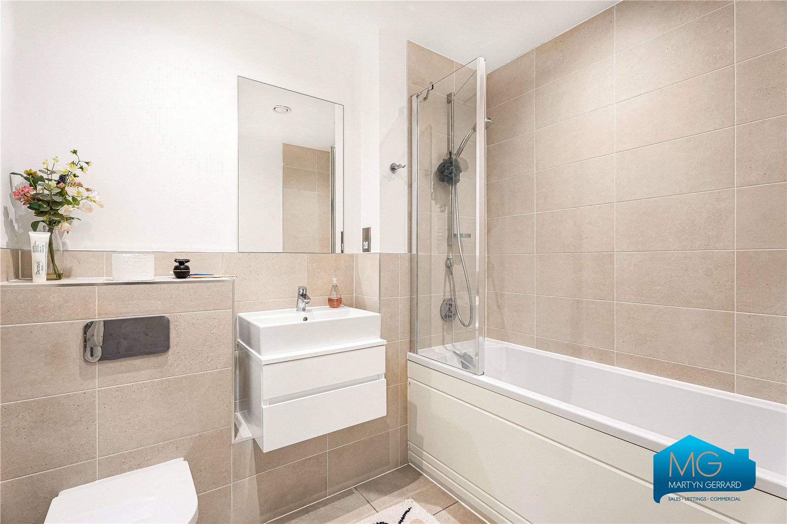 2 bedroom Ground Floor Flat to rent - Martyn Gerrard