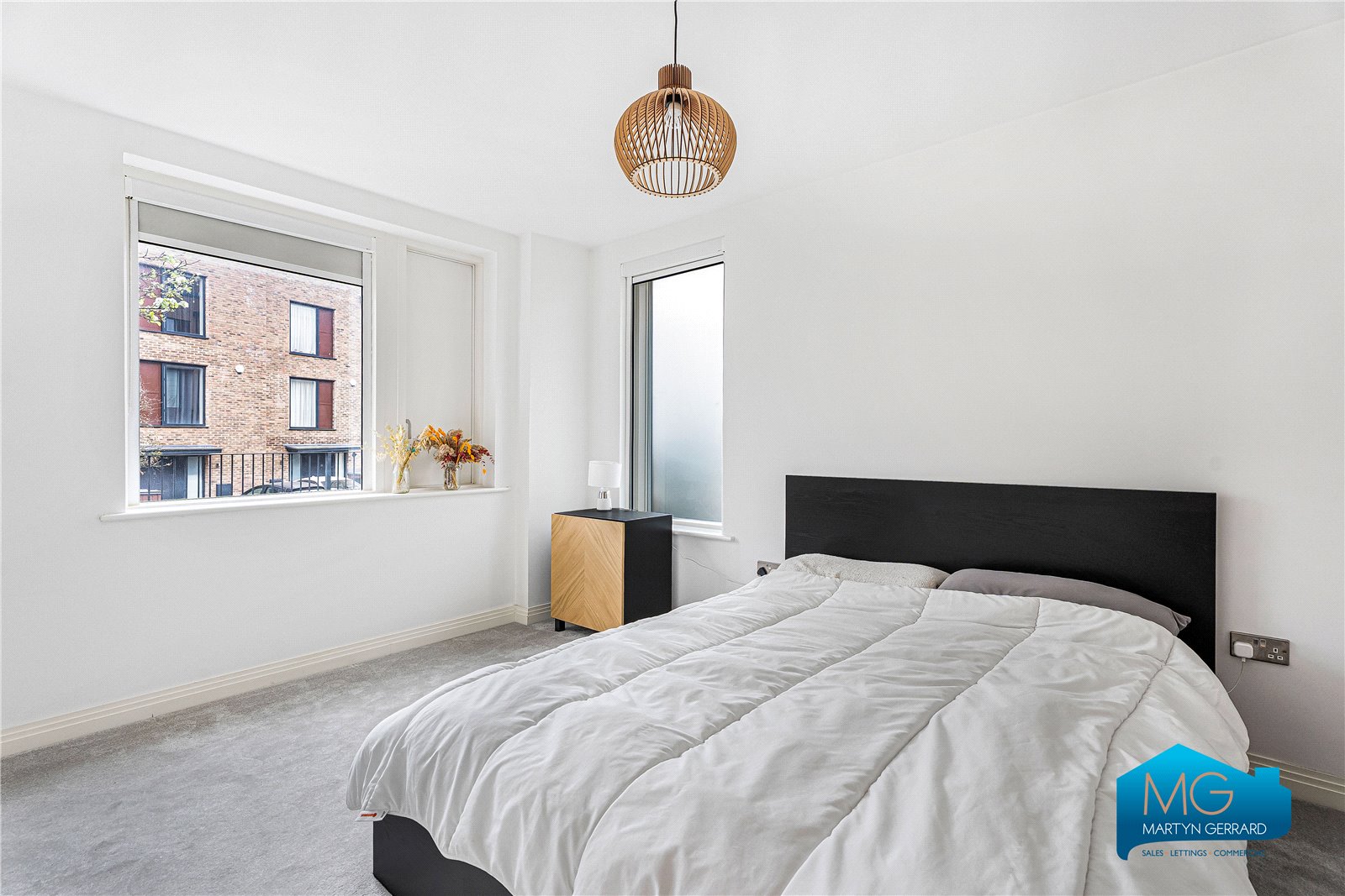 2 bedroom Ground Floor Flat to rent - Martyn Gerrard