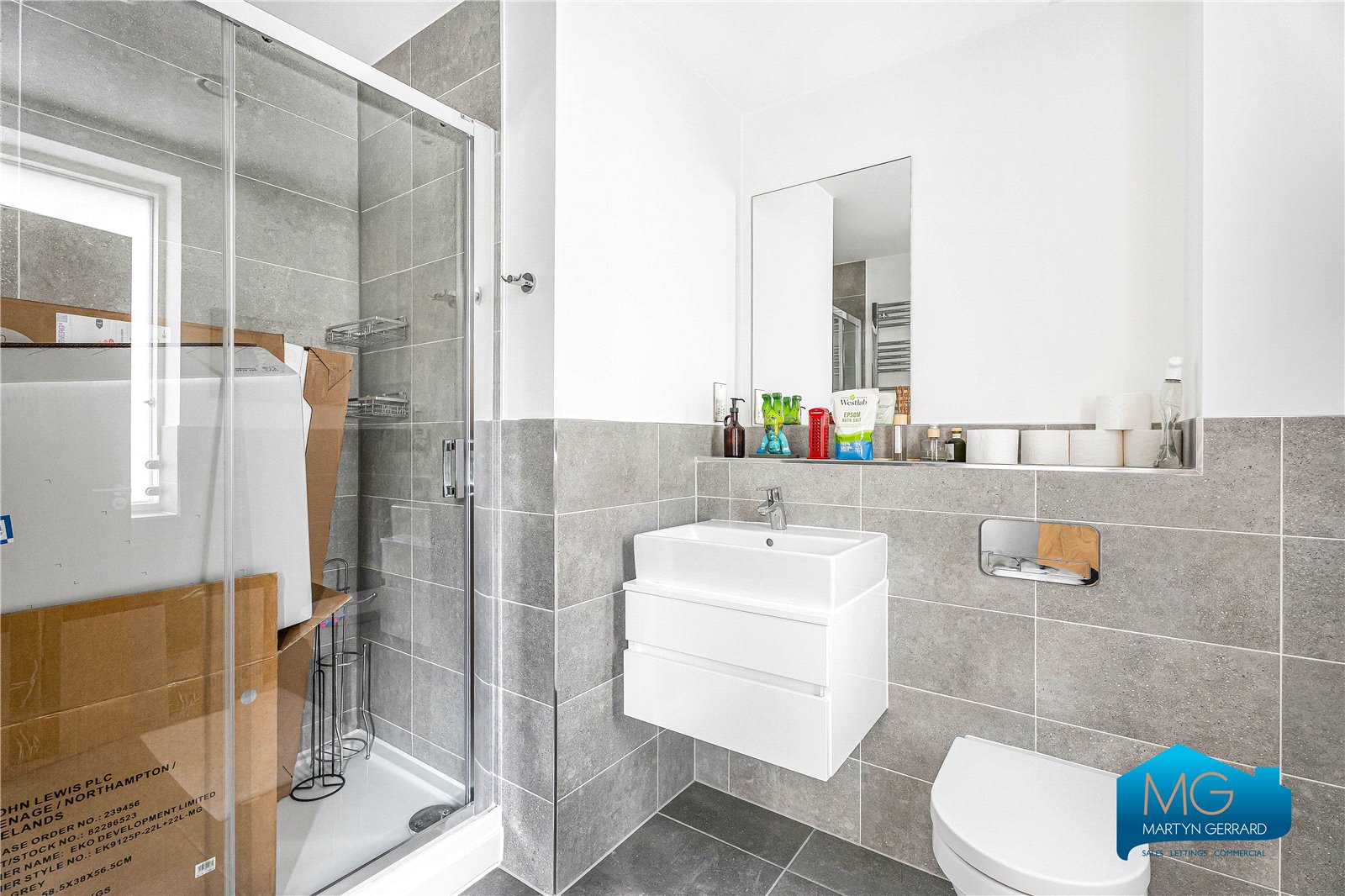 2 bedroom Ground Floor Flat to rent - Martyn Gerrard