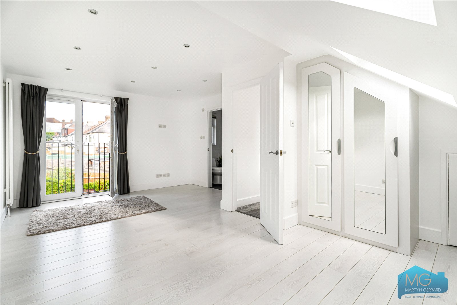 4 bedroom Semi-Detached House for sale - Martyn Gerrard