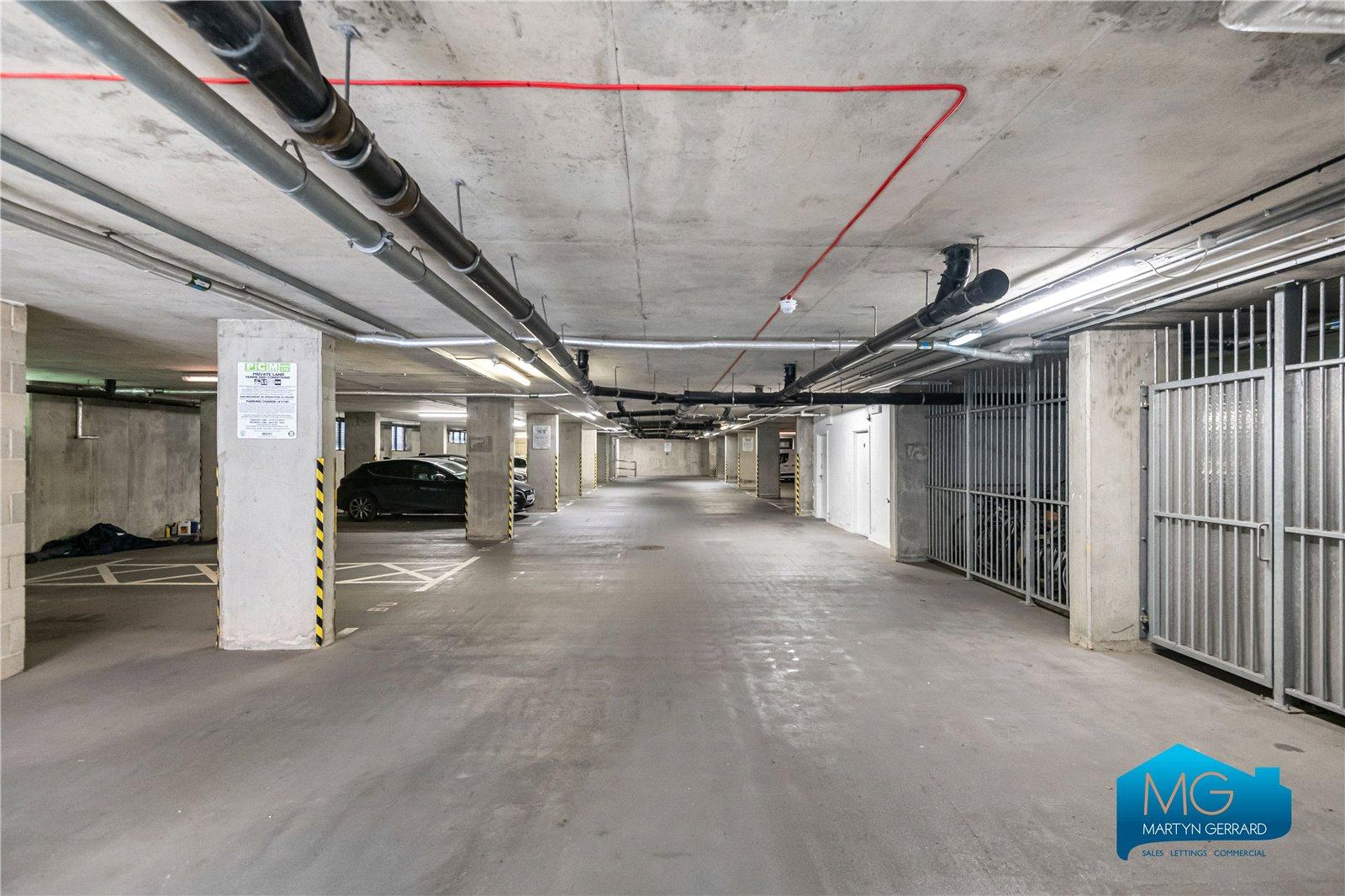 1 bedroom Ground Floor Flat to rent - Martyn Gerrard