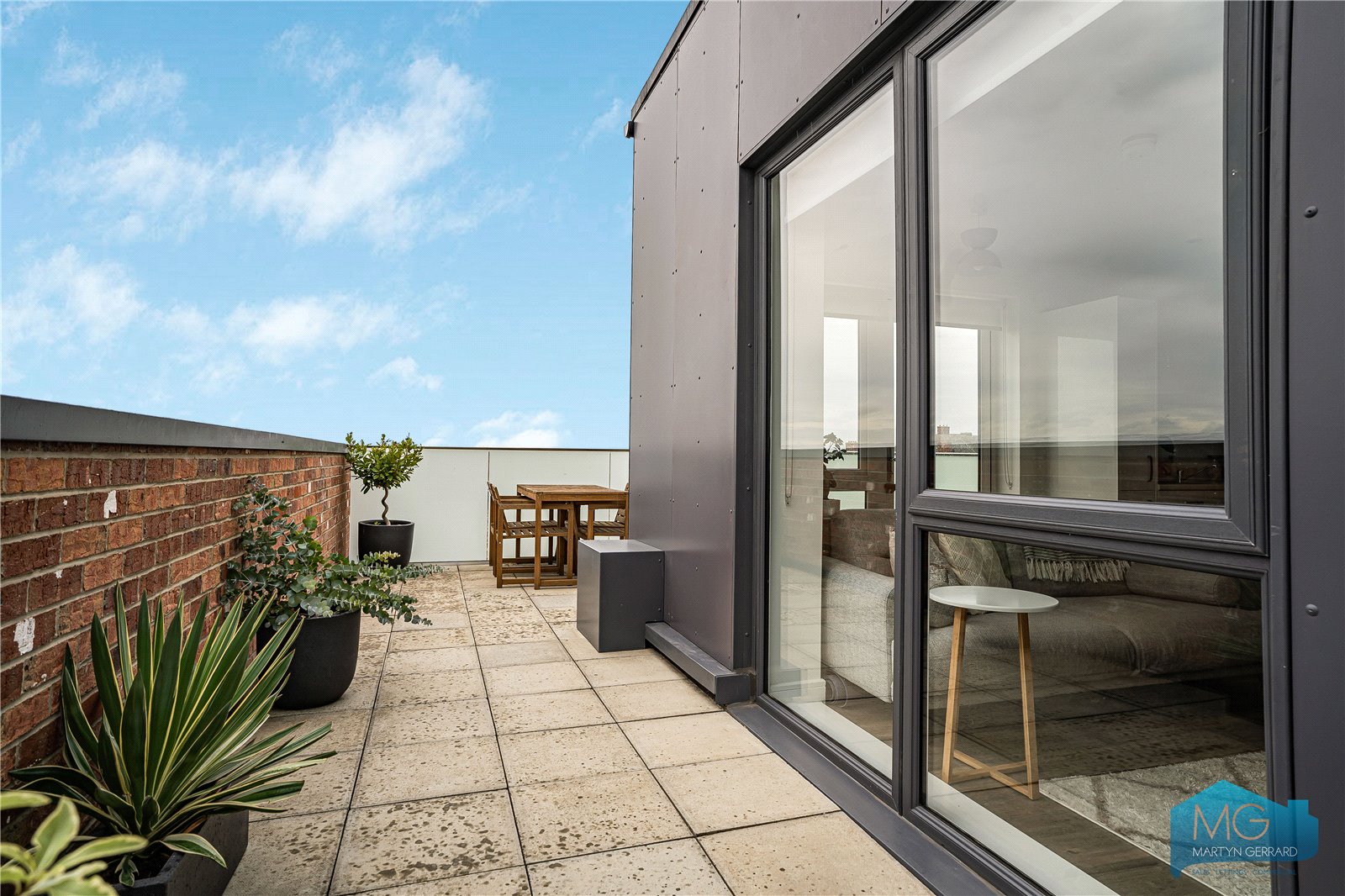 1 bedroom Apartment for sale - Martyn Gerrard