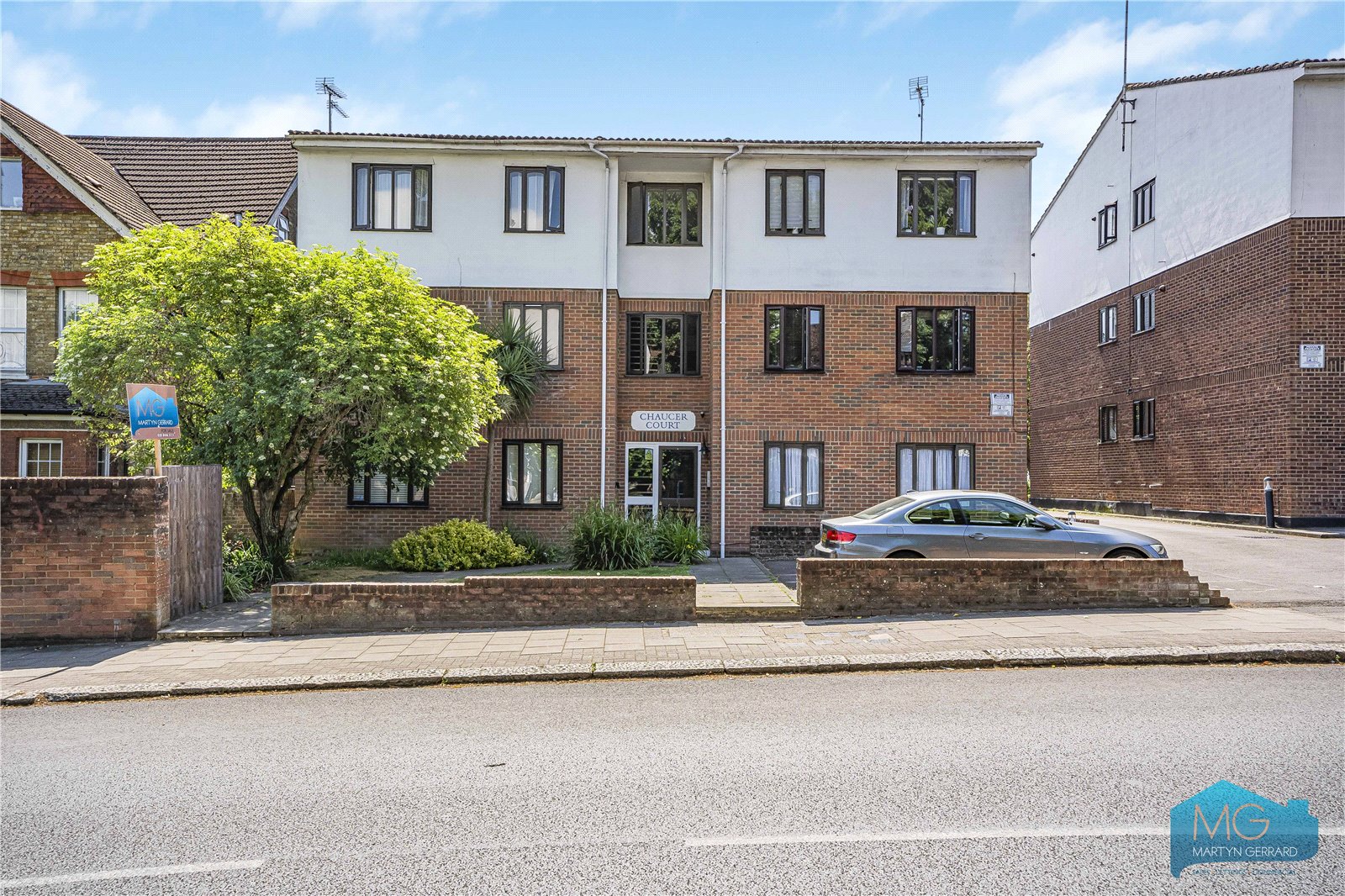 2 bedroom Apartment for sale - Martyn Gerrard