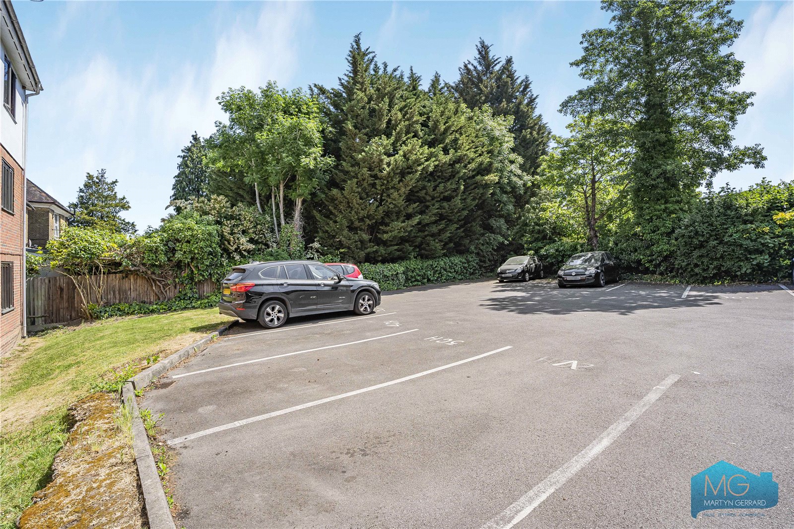 2 bedroom Apartment for sale - Martyn Gerrard