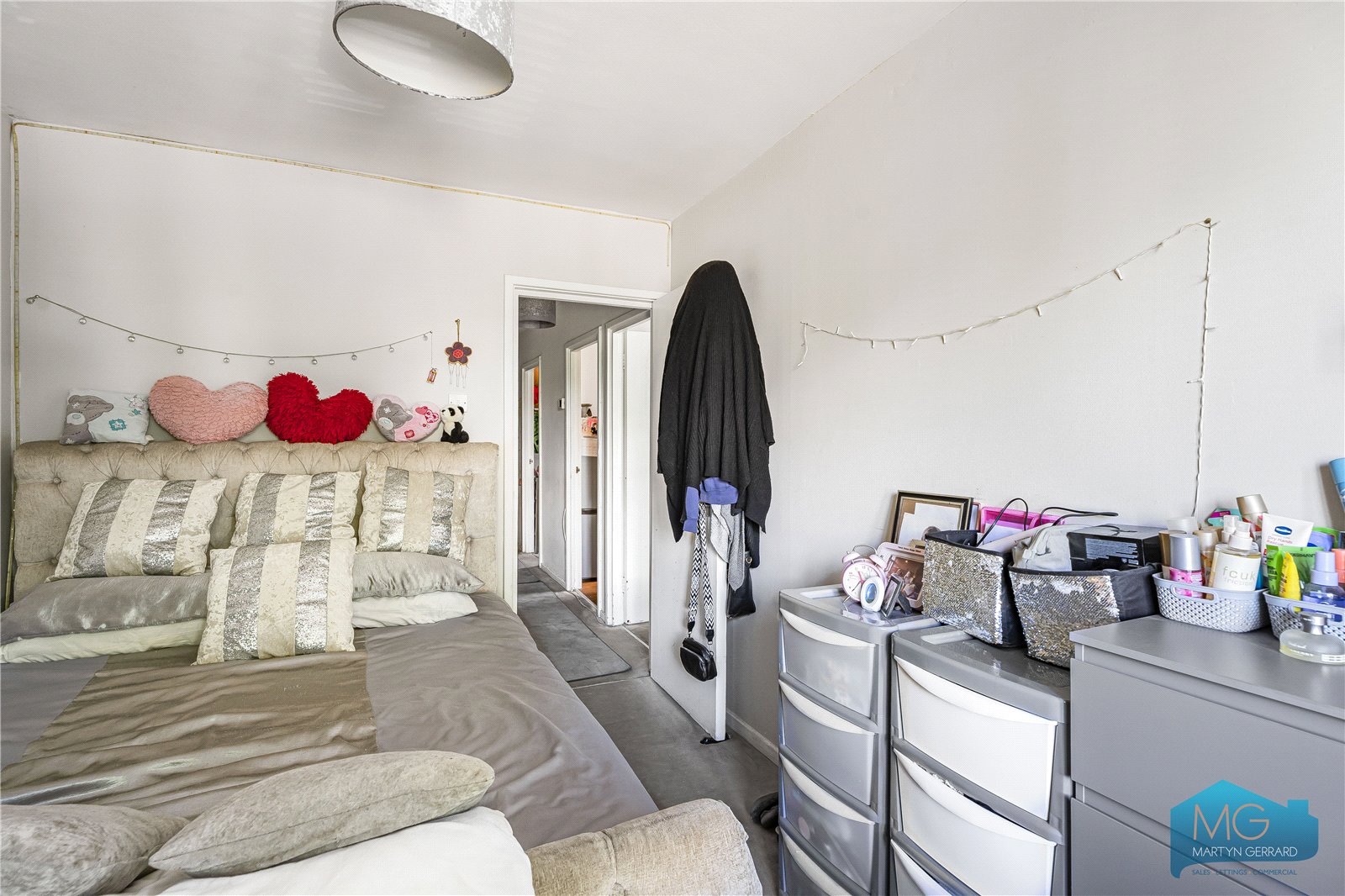 2 bedroom Apartment for sale - Martyn Gerrard