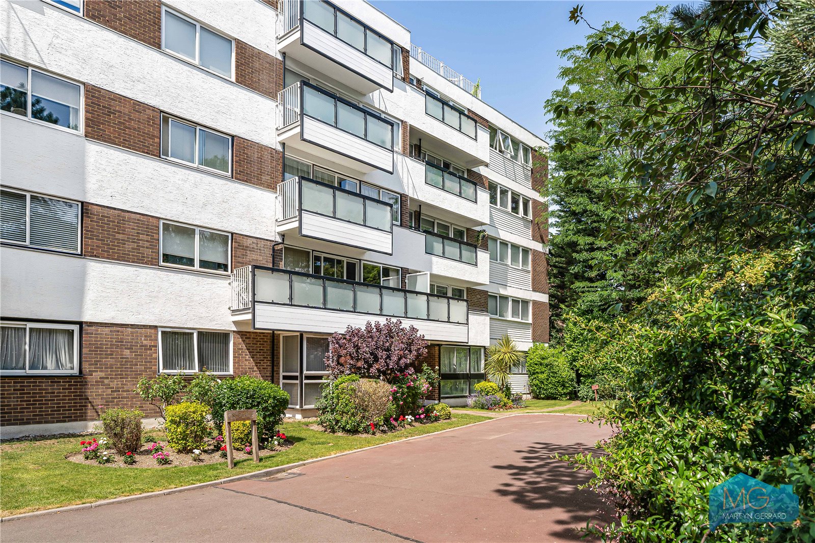 3 bedroom Apartment for sale - Martyn Gerrard