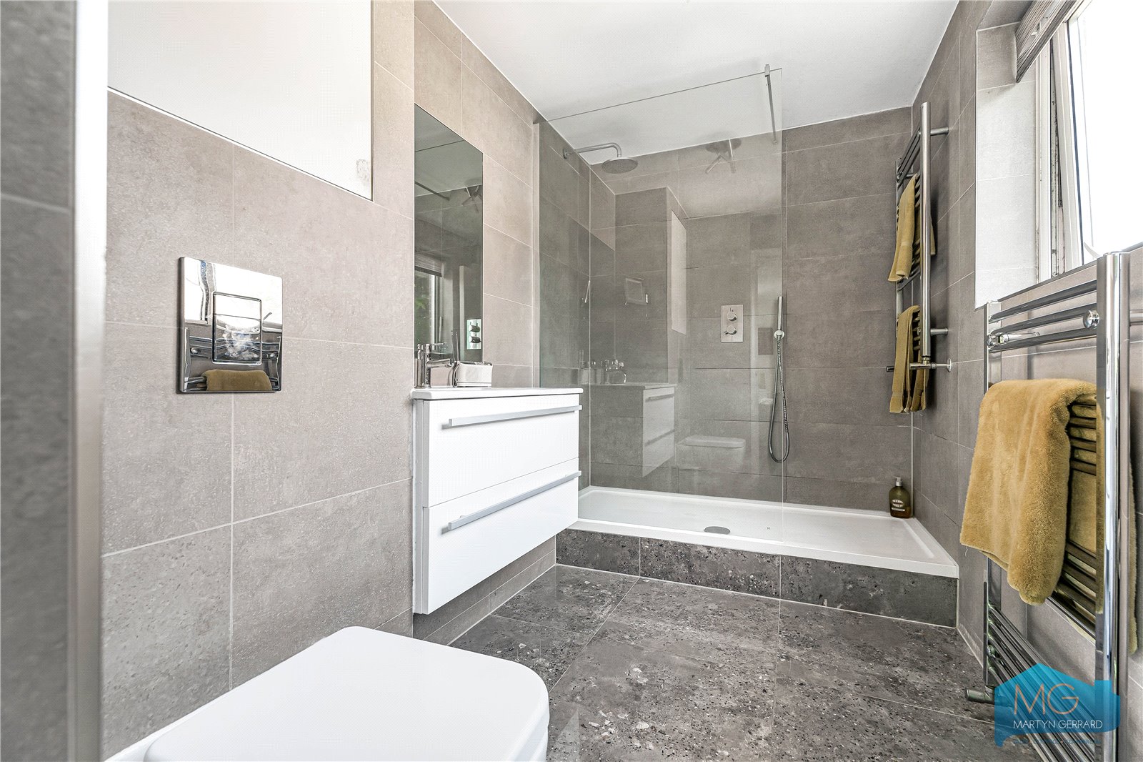 3 bedroom Apartment for sale - Martyn Gerrard