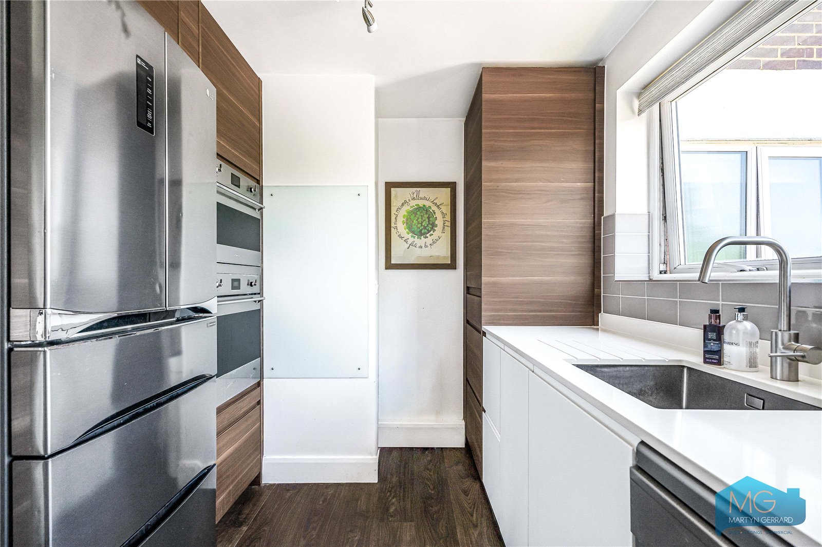 3 bedroom Apartment for sale - Martyn Gerrard