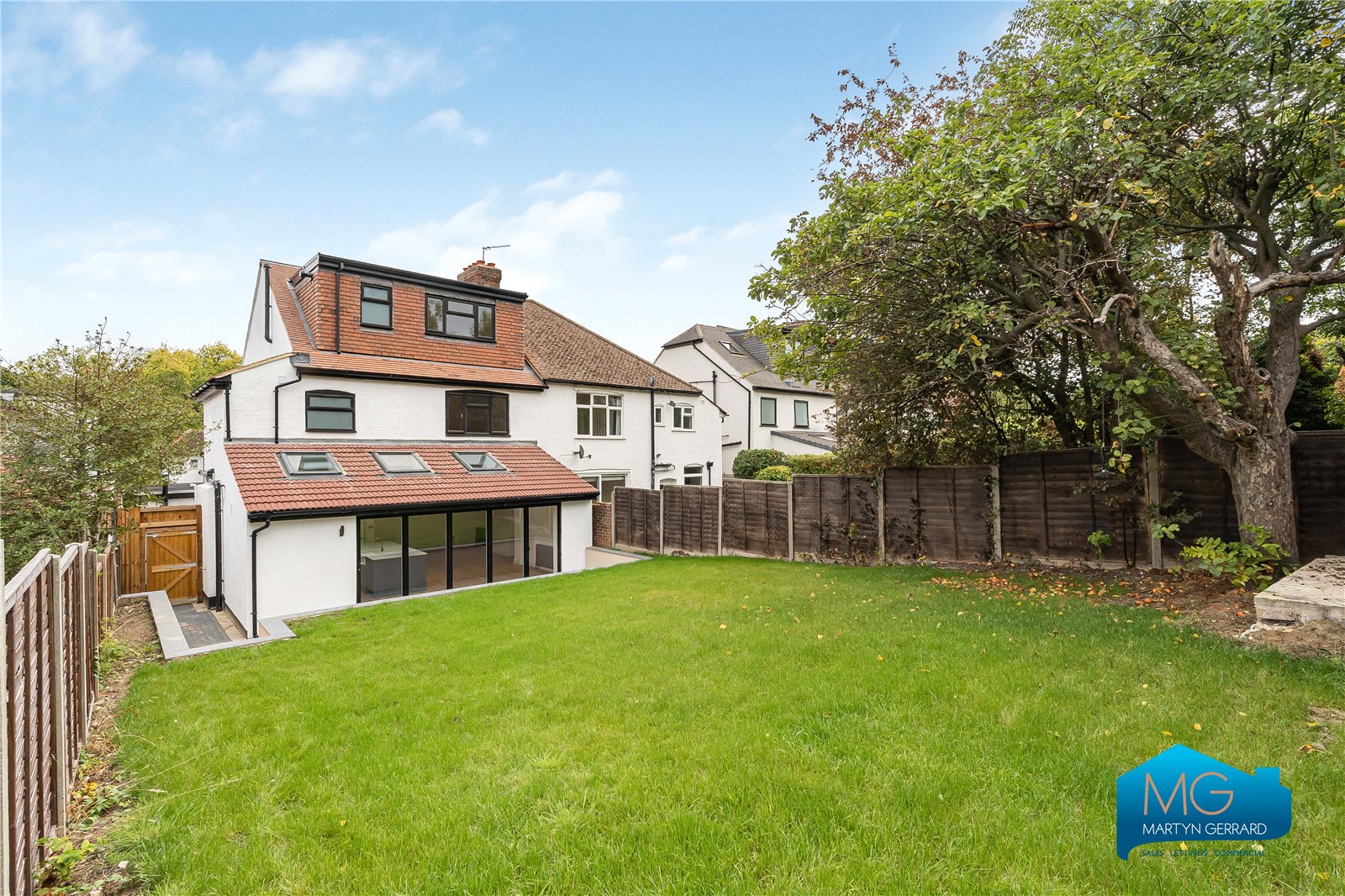 4 bedroom Semi-Detached House to rent - Martyn Gerrard