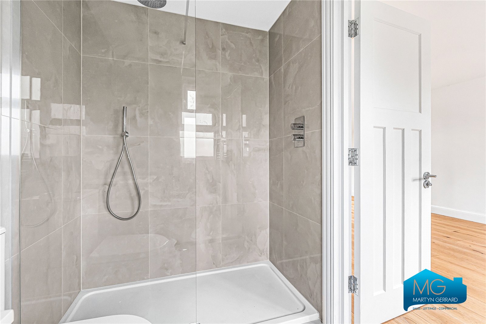 4 bedroom Semi-Detached House to rent - Martyn Gerrard