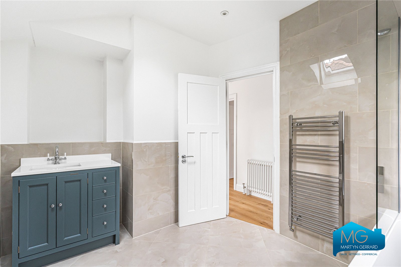 4 bedroom Semi-Detached House to rent - Martyn Gerrard