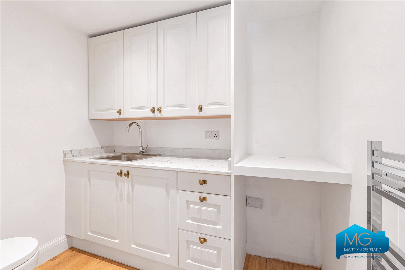 4 bedroom Semi-Detached House to rent - Martyn Gerrard