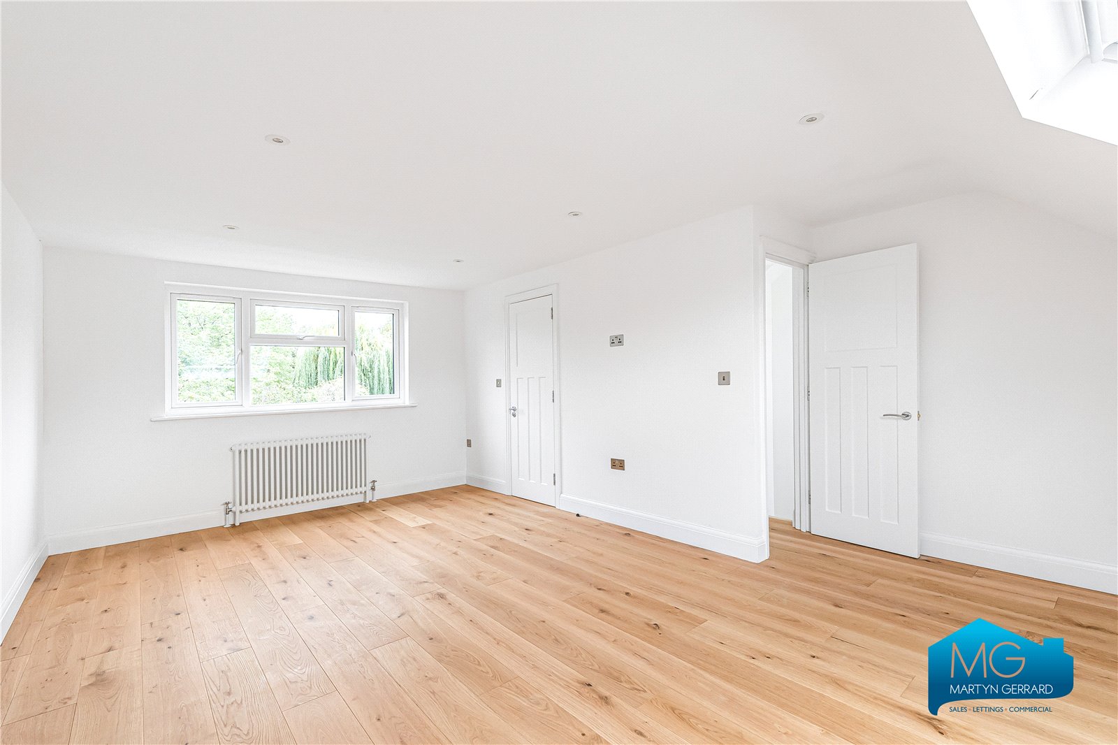 4 bedroom Semi-Detached House to rent - Martyn Gerrard