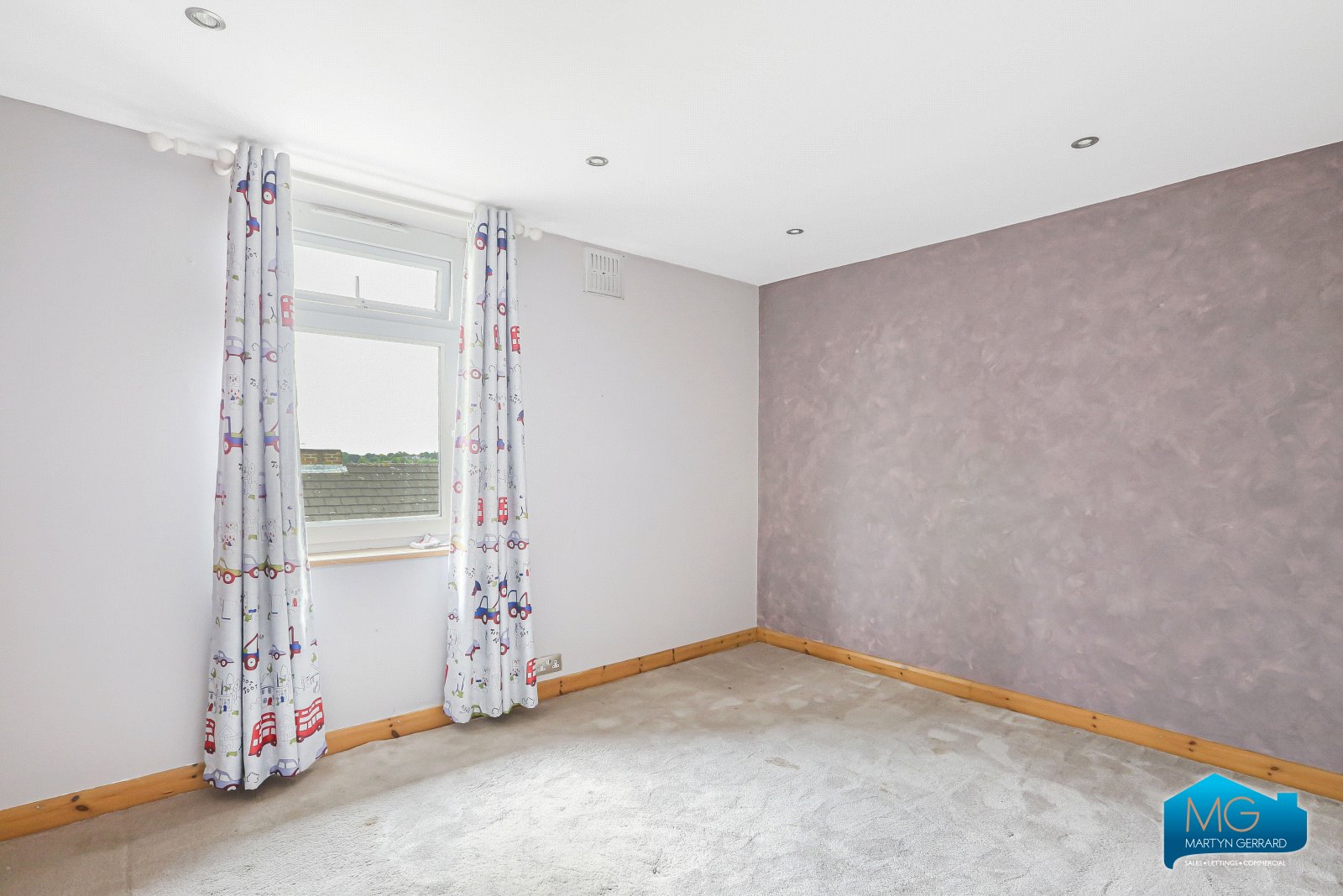 2 bedroom Apartment for sale - Martyn Gerrard