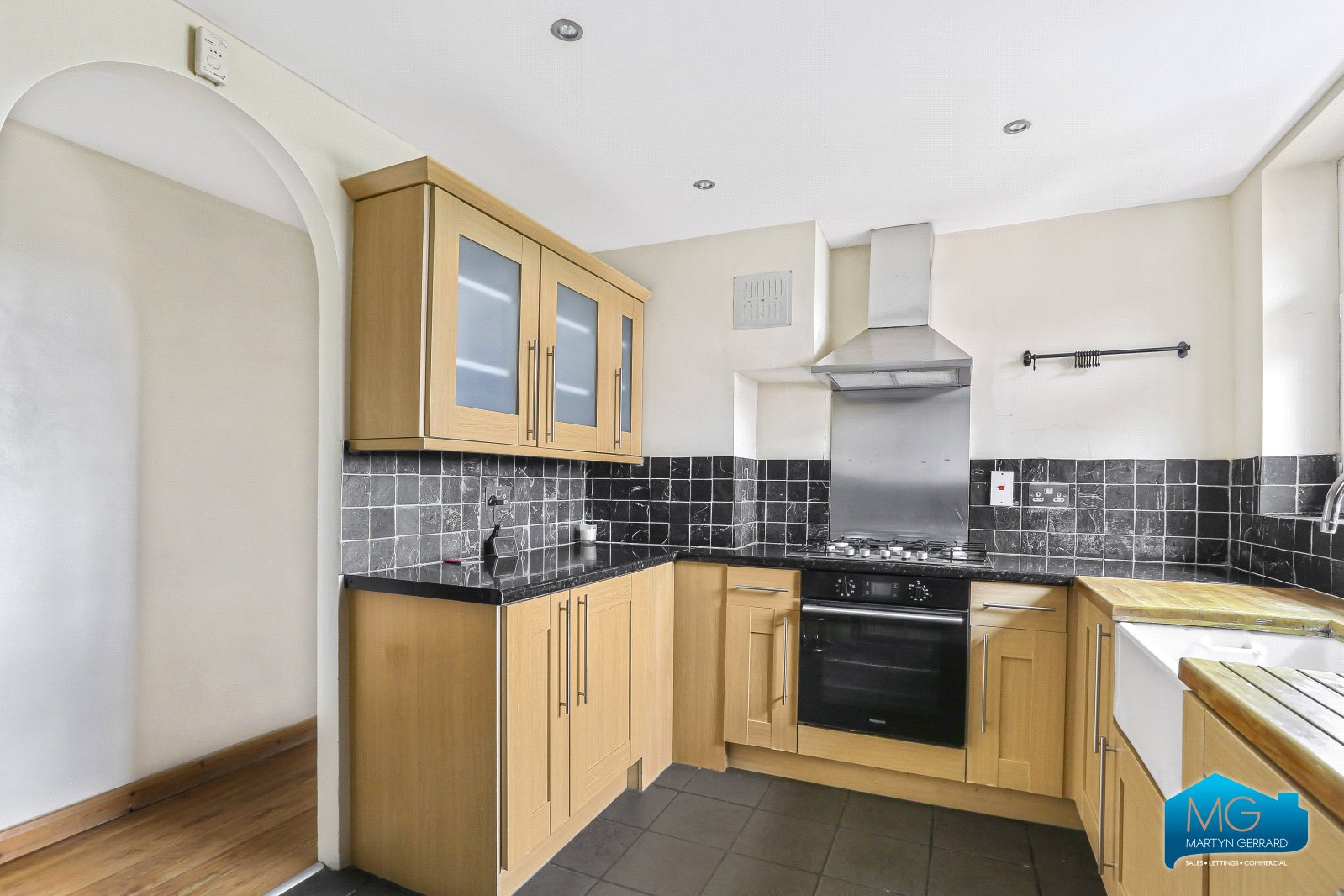 2 bedroom Apartment for sale - Martyn Gerrard