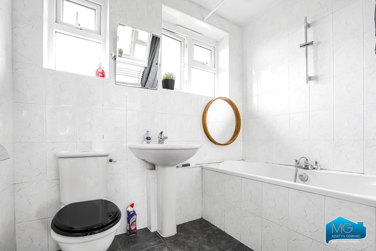 2 bedroom Apartment for sale - Martyn Gerrard