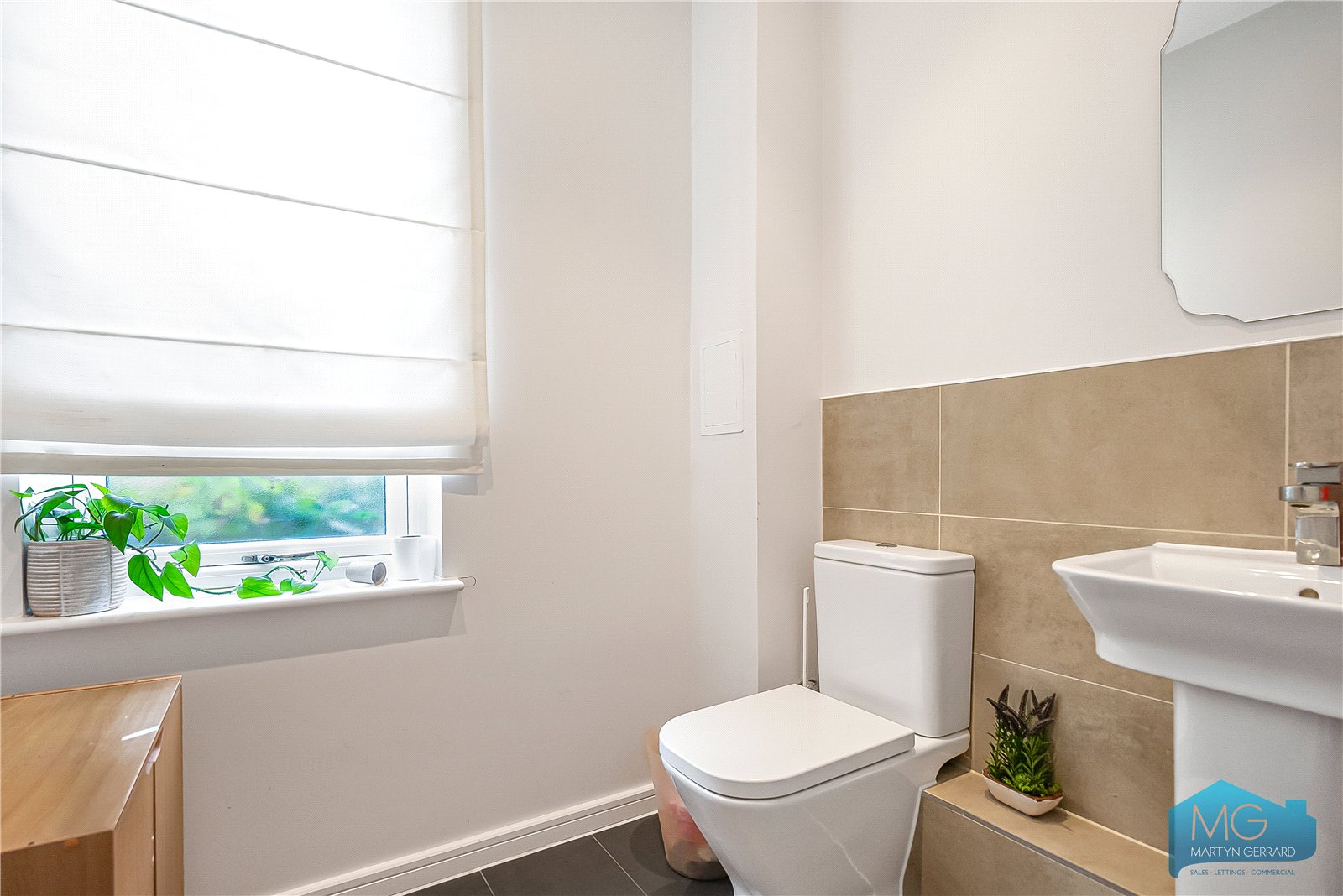 4 bedroom End of Terrace House for sale - Martyn Gerrard