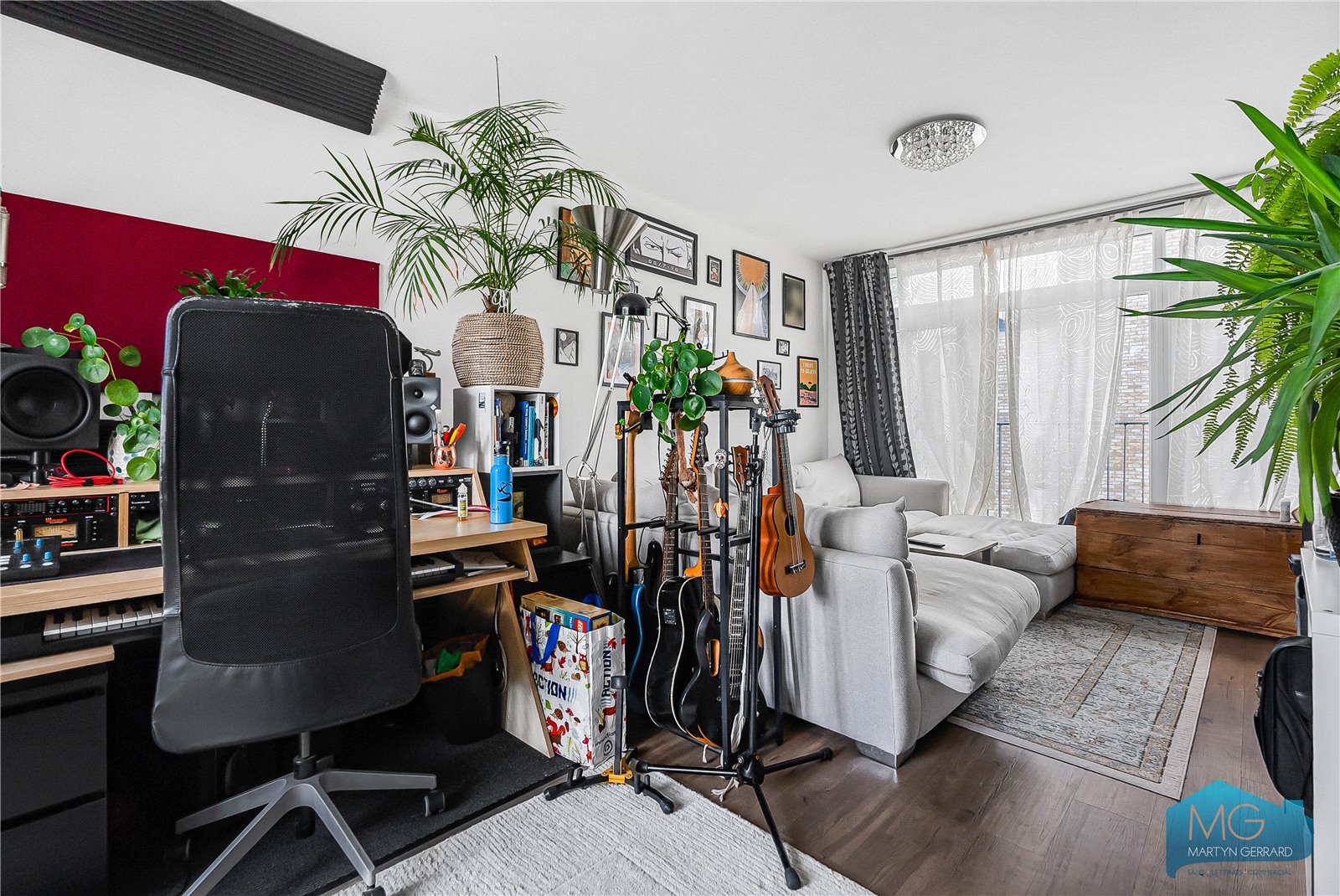 4 bedroom End of Terrace House for sale - Martyn Gerrard