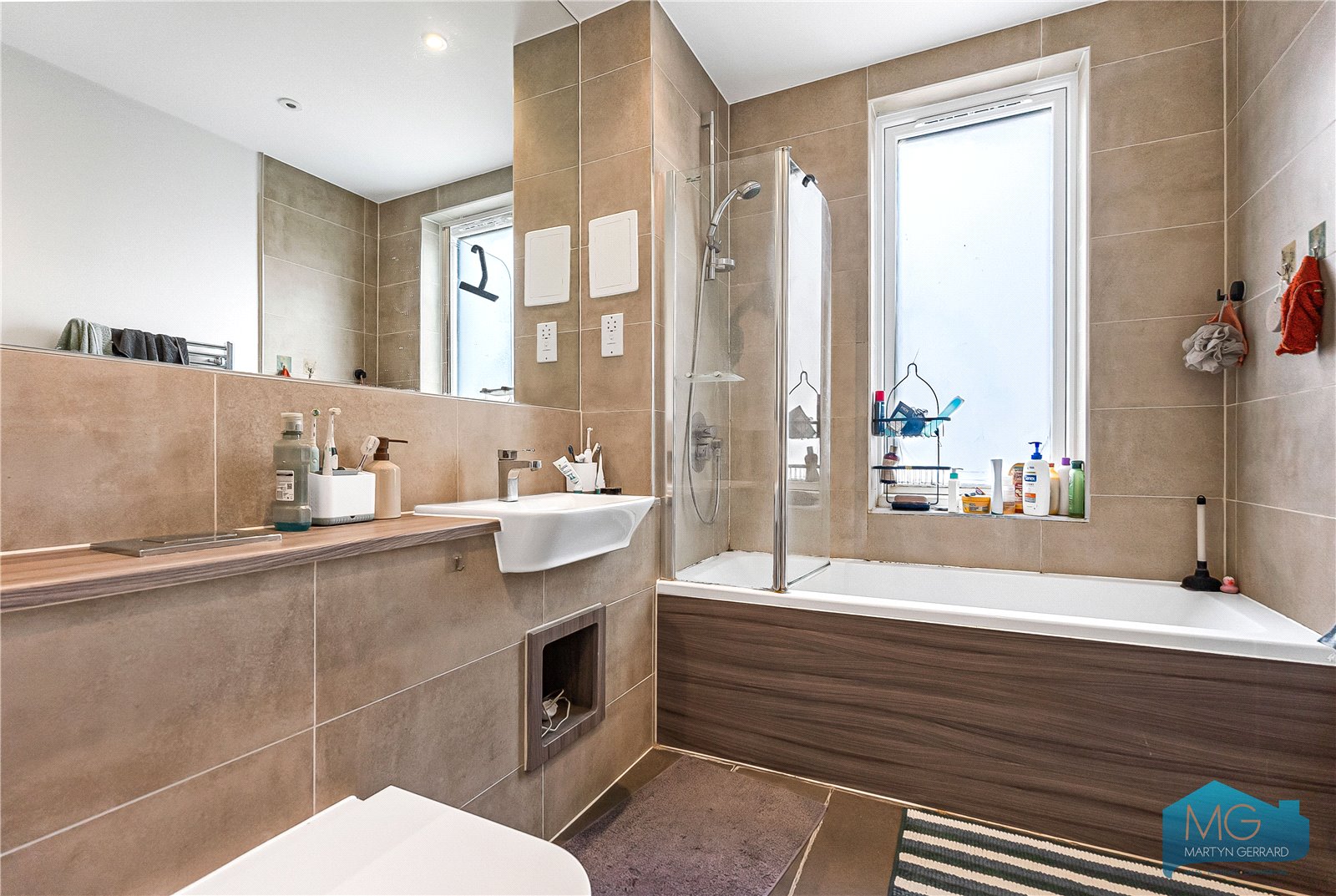 4 bedroom End of Terrace House for sale - Martyn Gerrard