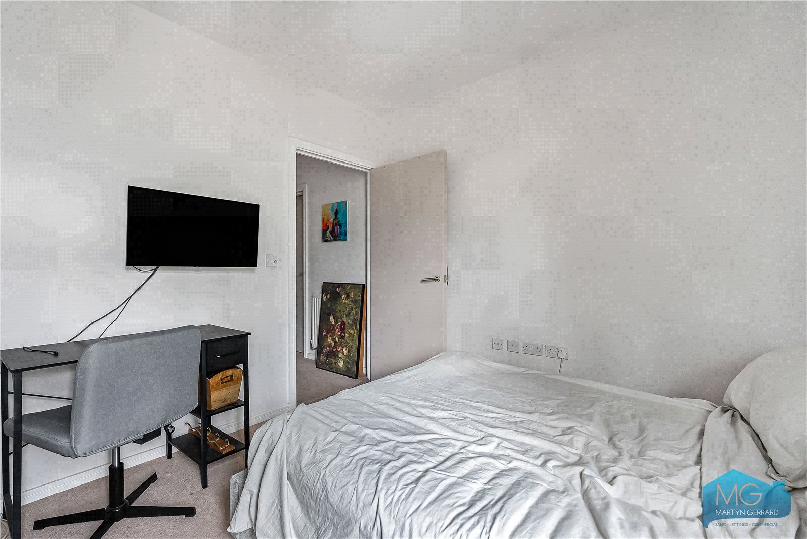 4 bedroom End of Terrace House for sale - Martyn Gerrard