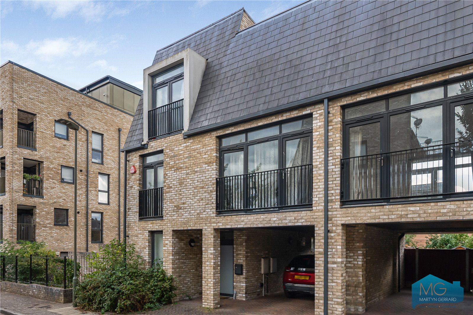 4 bedroom End of Terrace House for sale - Martyn Gerrard