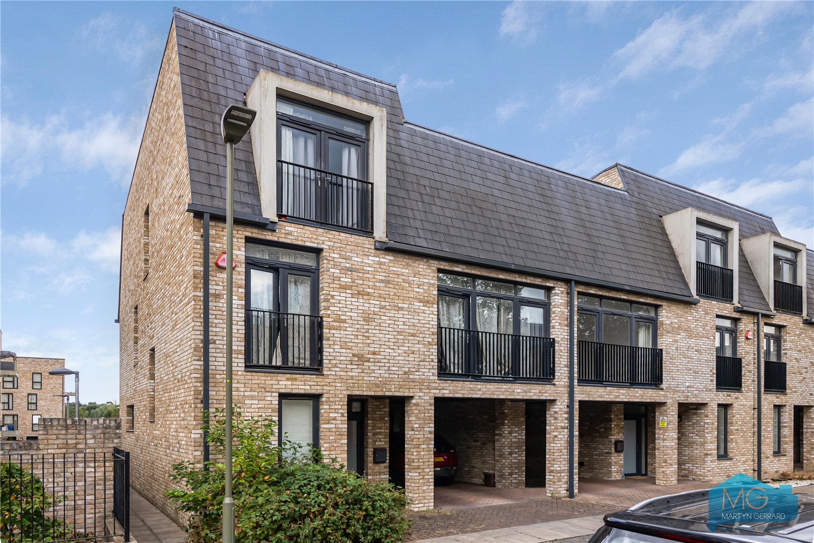 4 bedroom End of Terrace House for sale - Martyn Gerrard