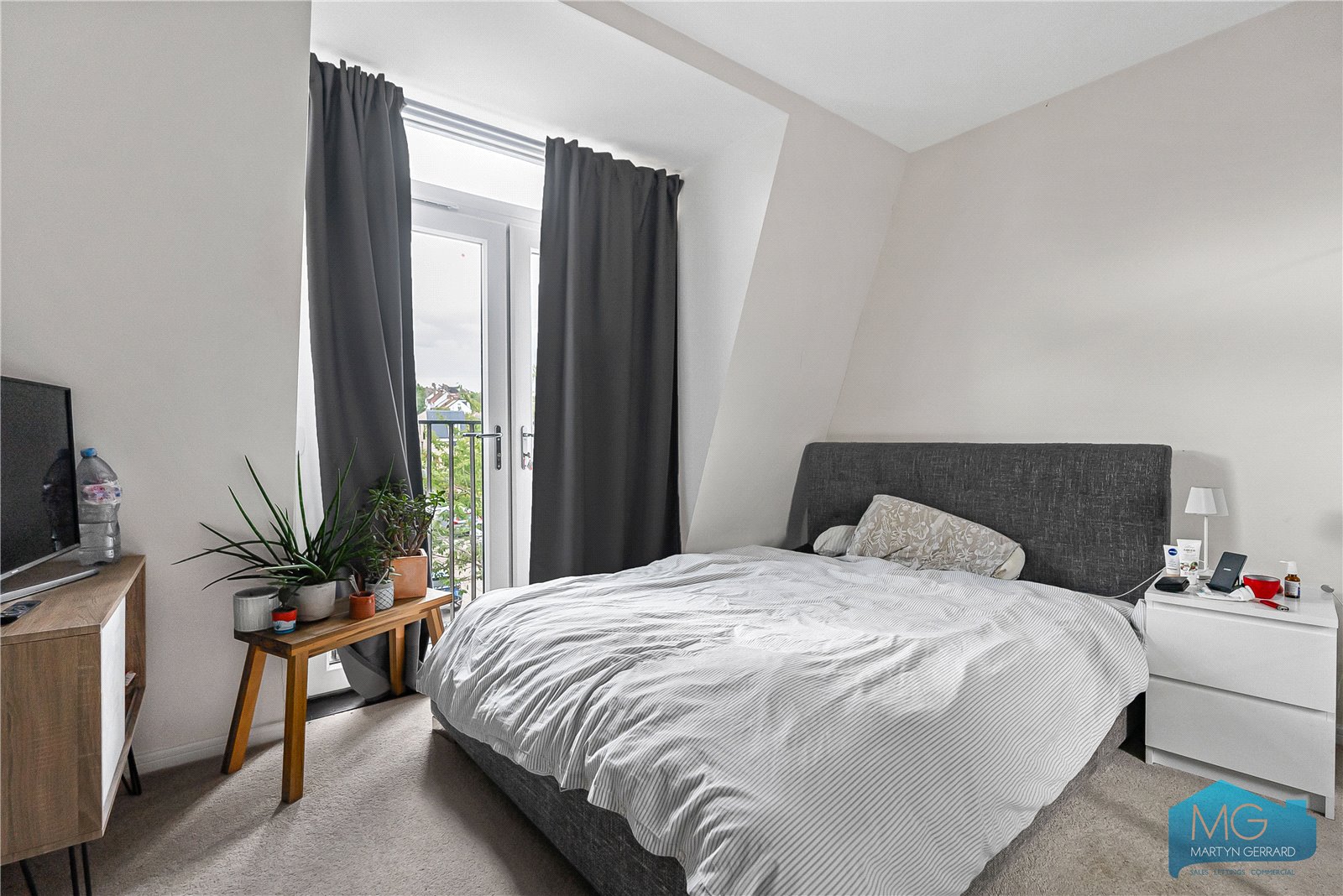 4 bedroom End of Terrace House for sale - Martyn Gerrard