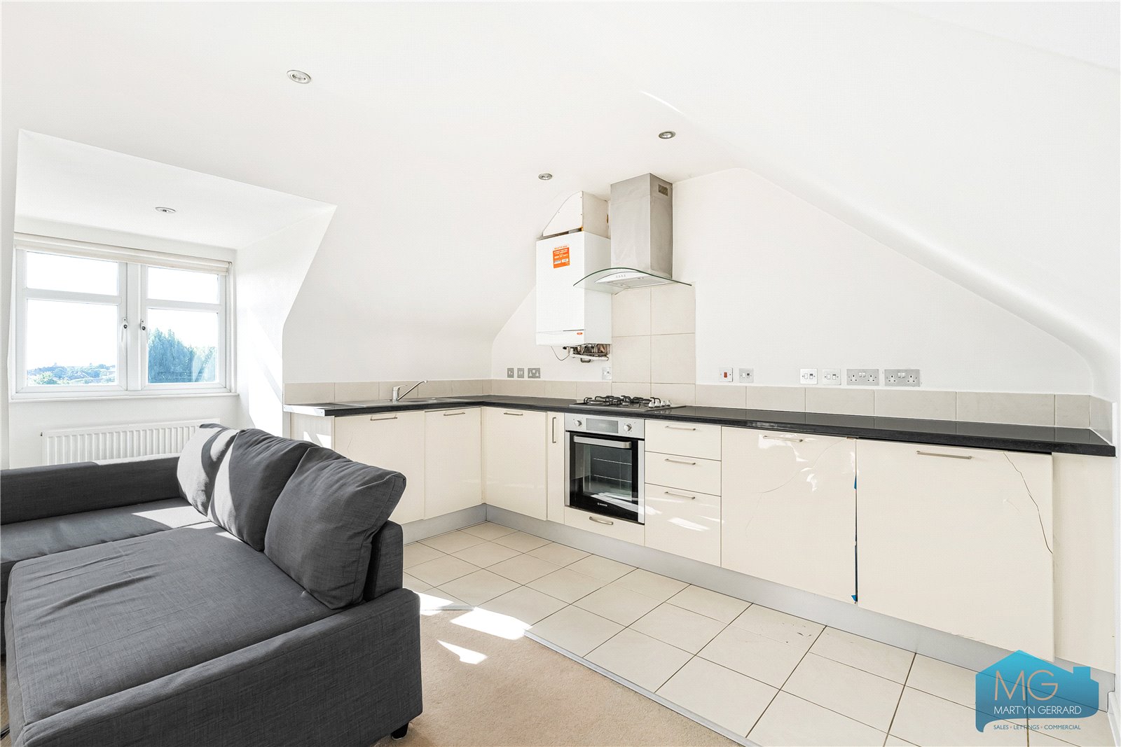 2 bedroom Apartment for sale - Martyn Gerrard