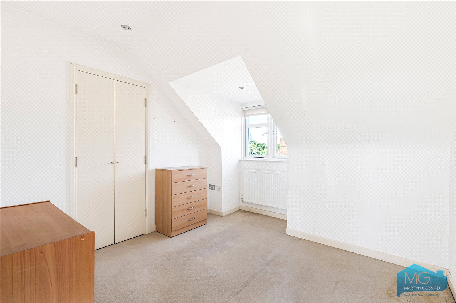 2 bedroom Apartment for sale - Martyn Gerrard