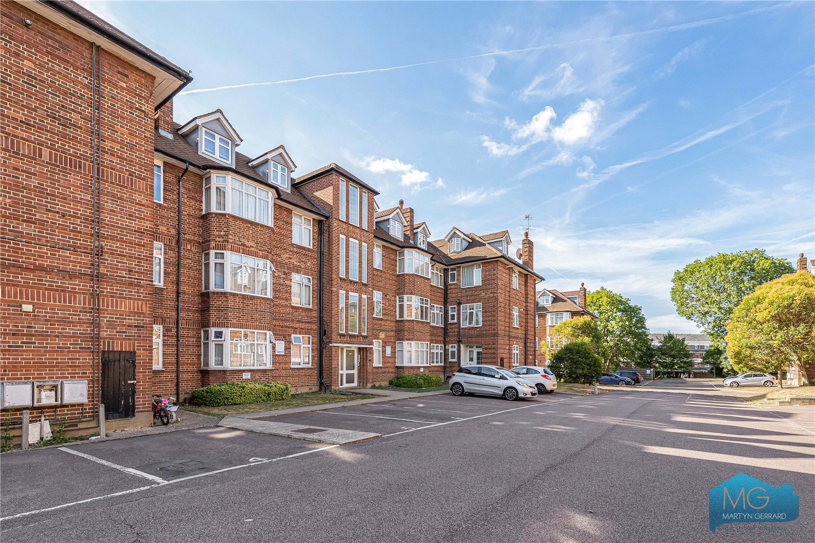 2 bedroom Apartment for sale - Martyn Gerrard
