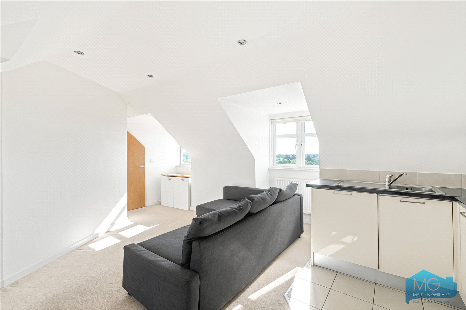 2 bedroom Apartment for sale - Martyn Gerrard