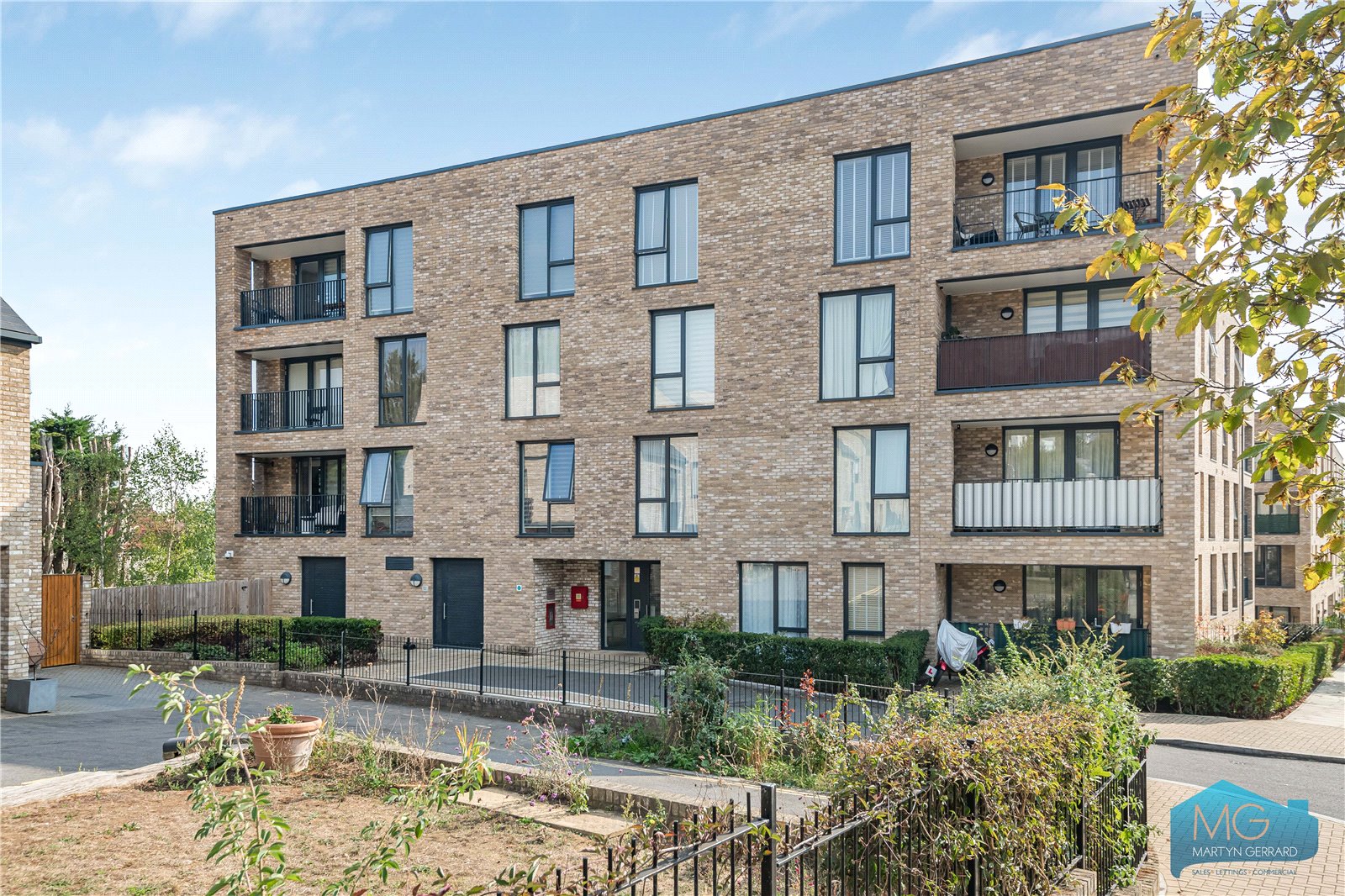 2 bedroom Apartment for sale - Martyn Gerrard
