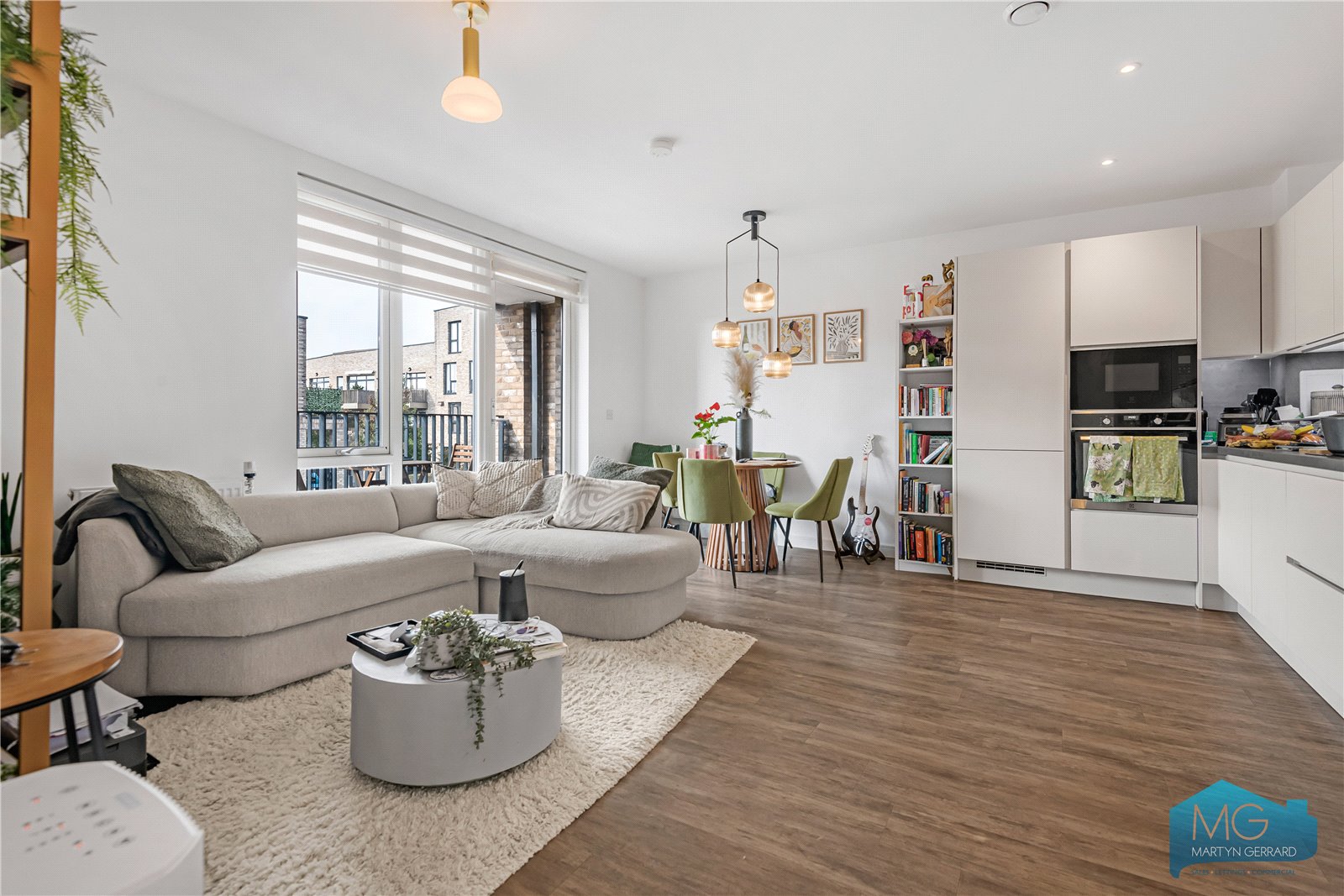 2 bedroom Apartment for sale - Martyn Gerrard