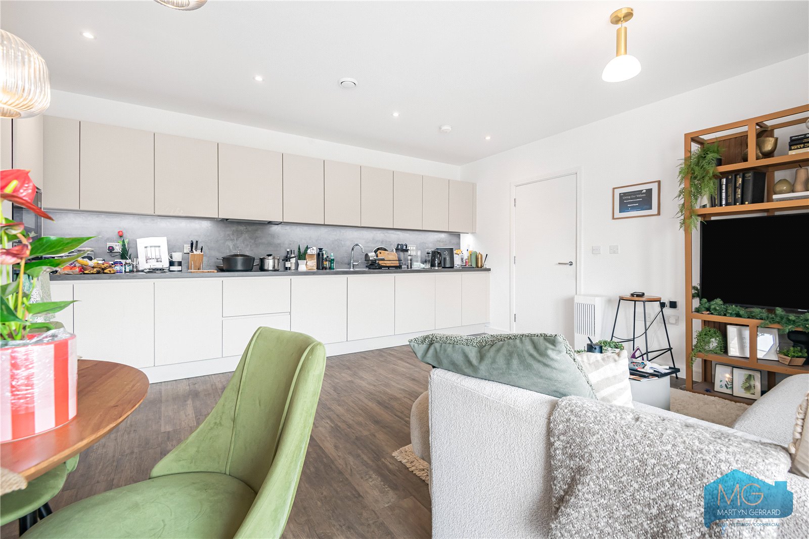 2 bedroom Apartment for sale - Martyn Gerrard