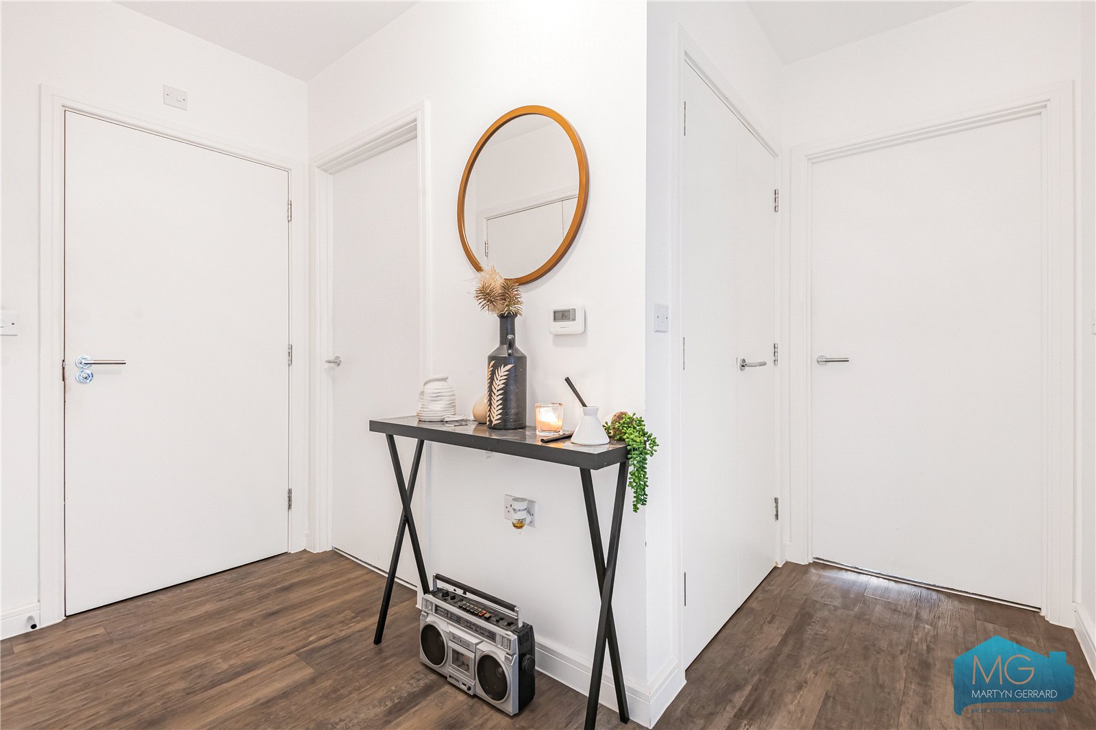 2 bedroom Apartment for sale - Martyn Gerrard
