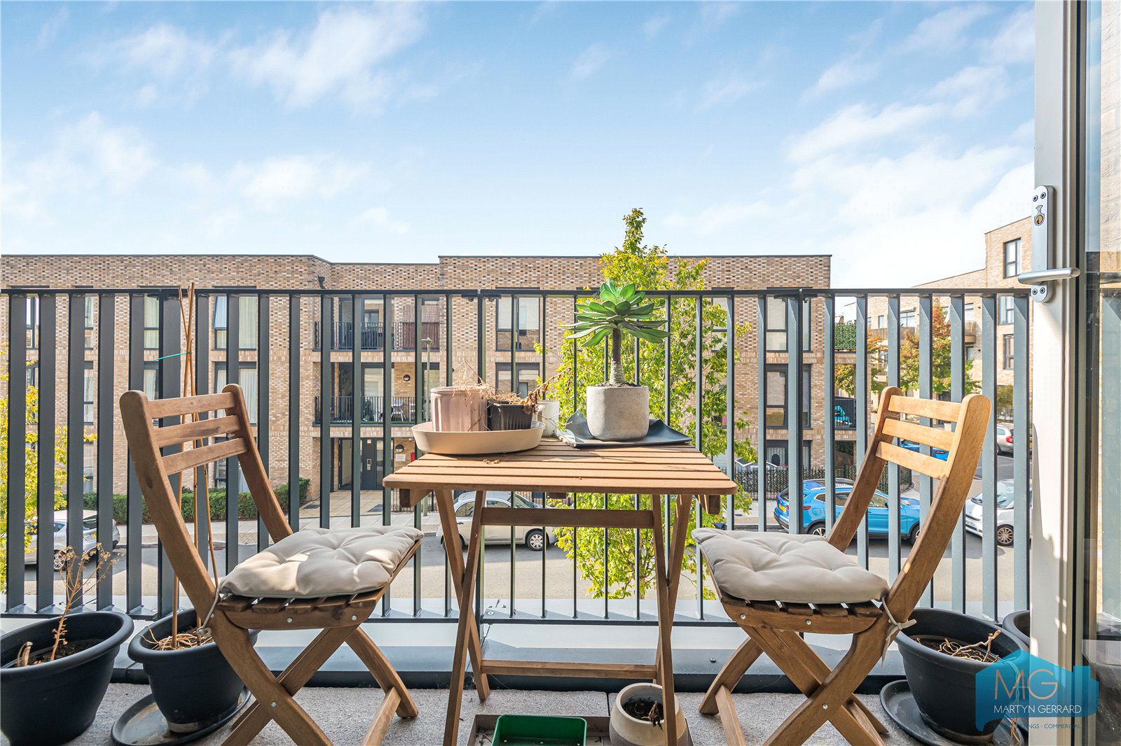 2 bedroom Apartment for sale - Martyn Gerrard