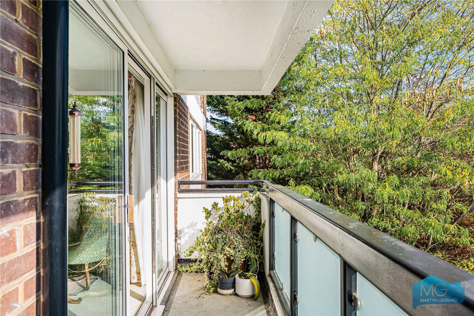 3 bedroom Apartment for sale - Martyn Gerrard