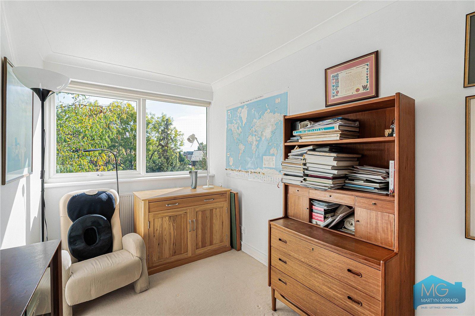 3 bedroom Apartment for sale - Martyn Gerrard