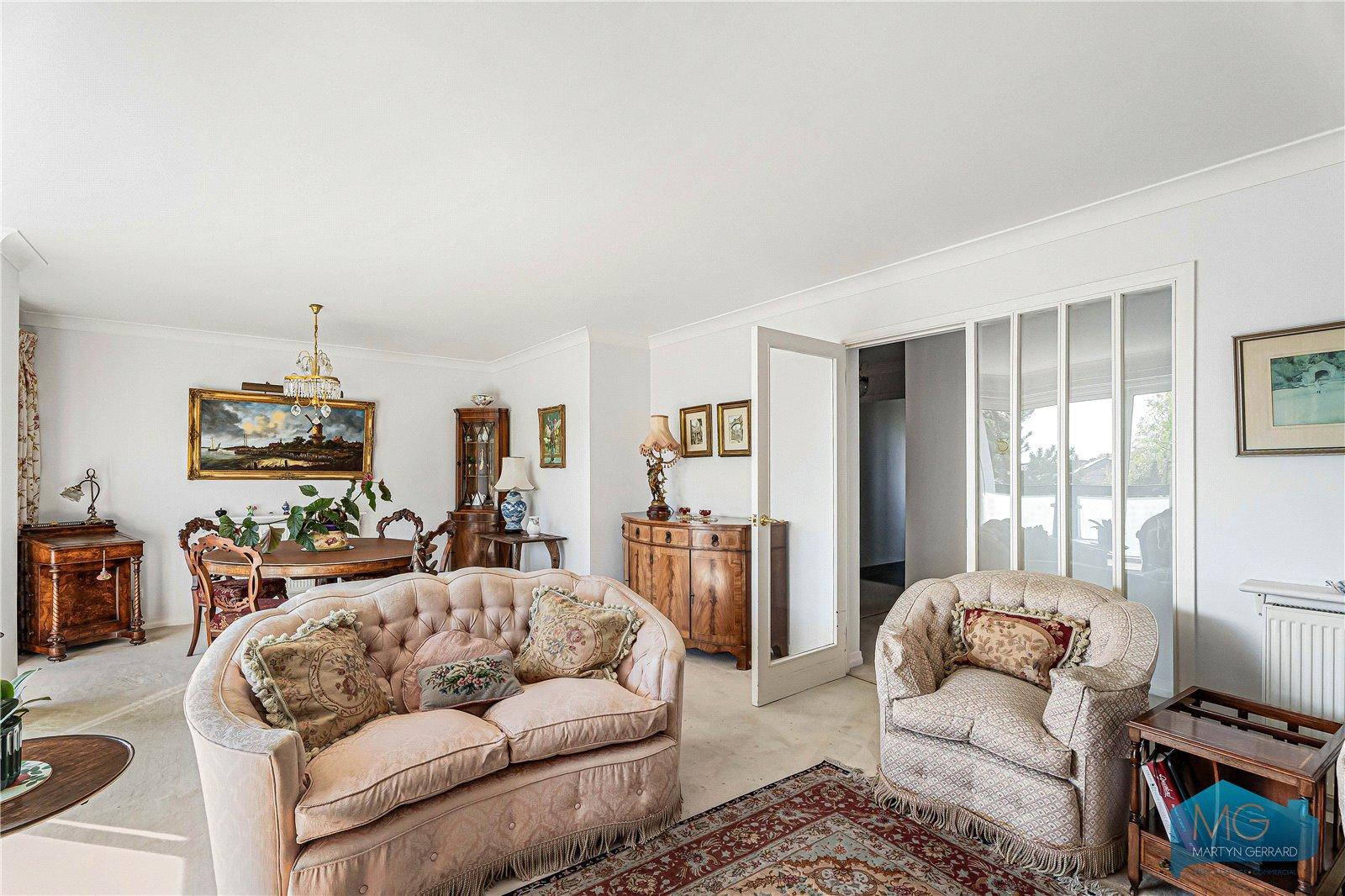 3 bedroom Apartment for sale - Martyn Gerrard