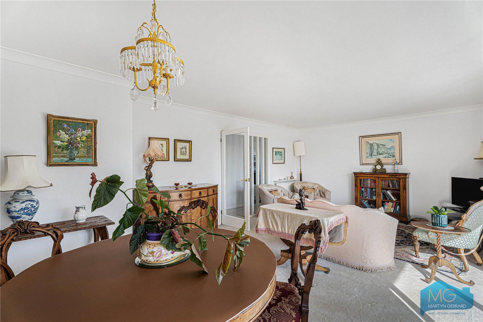 3 bedroom Apartment for sale - Martyn Gerrard