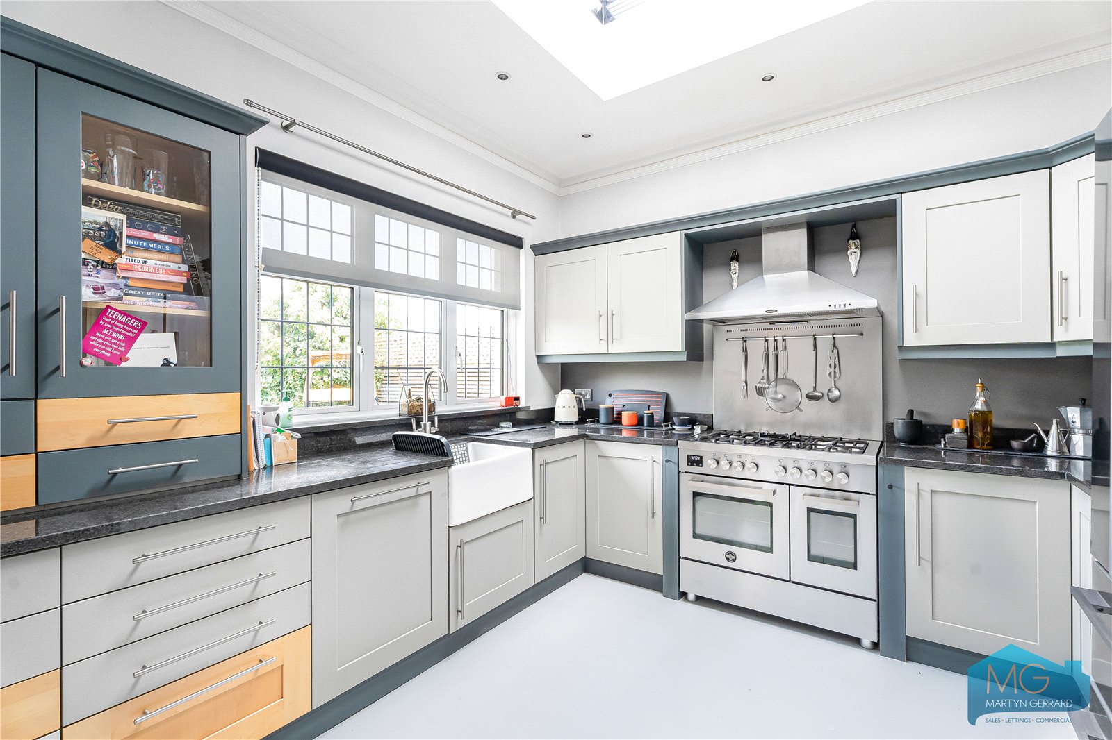 5 bedroom Detached House for sale - Martyn Gerrard