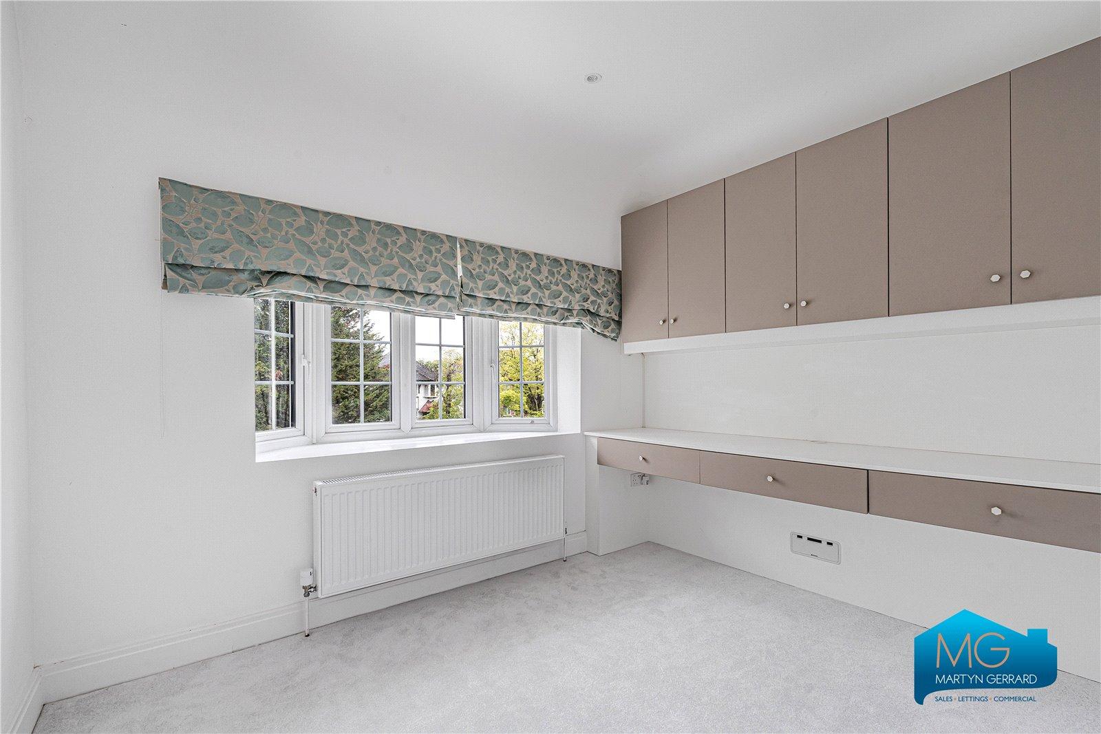 4 bedroom Detached House to rent - Martyn Gerrard