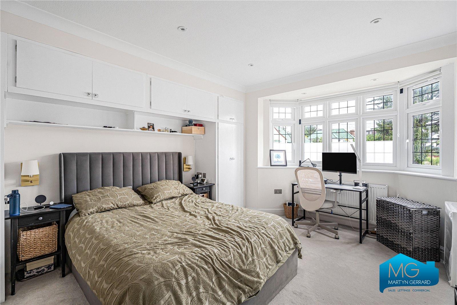 3 bedroom Semi-Detached House to rent - Martyn Gerrard
