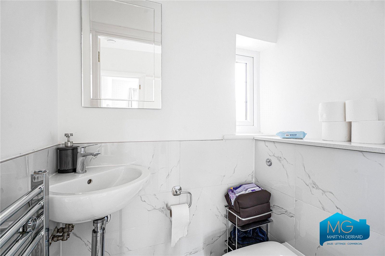 3 bedroom Semi-Detached House to rent - Martyn Gerrard