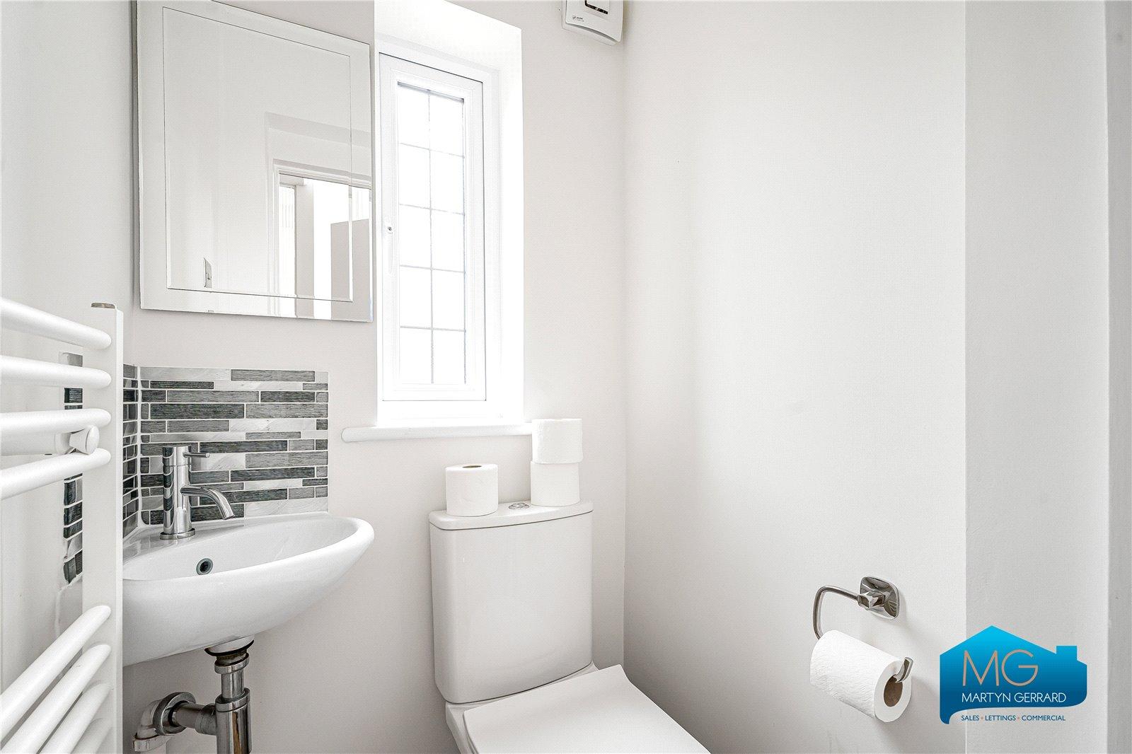 3 bedroom Semi-Detached House to rent - Martyn Gerrard