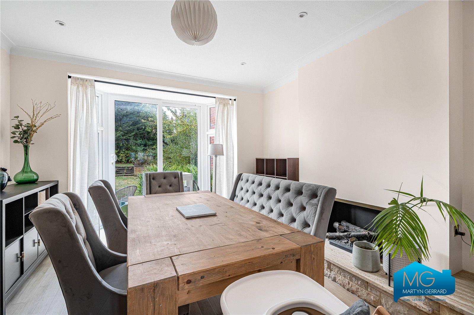 3 bedroom Semi-Detached House to rent - Martyn Gerrard