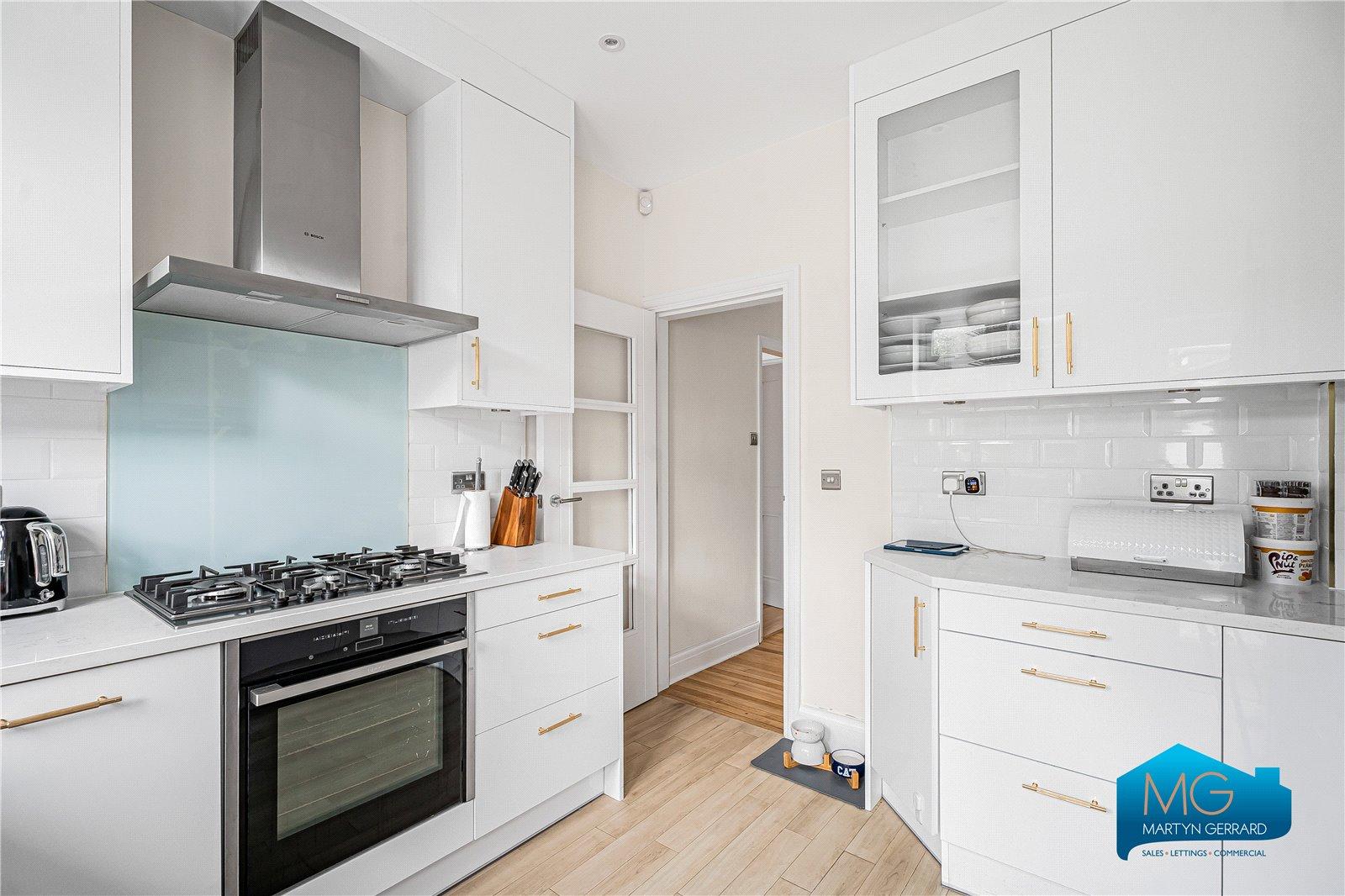 3 bedroom Semi-Detached House to rent - Martyn Gerrard